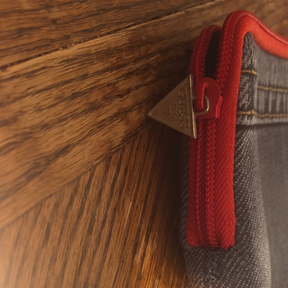 Vintage GUESS tablet case. 10 1/2”x8”.   Neoprene -jeans print .”As is” - Picture 4 of 7